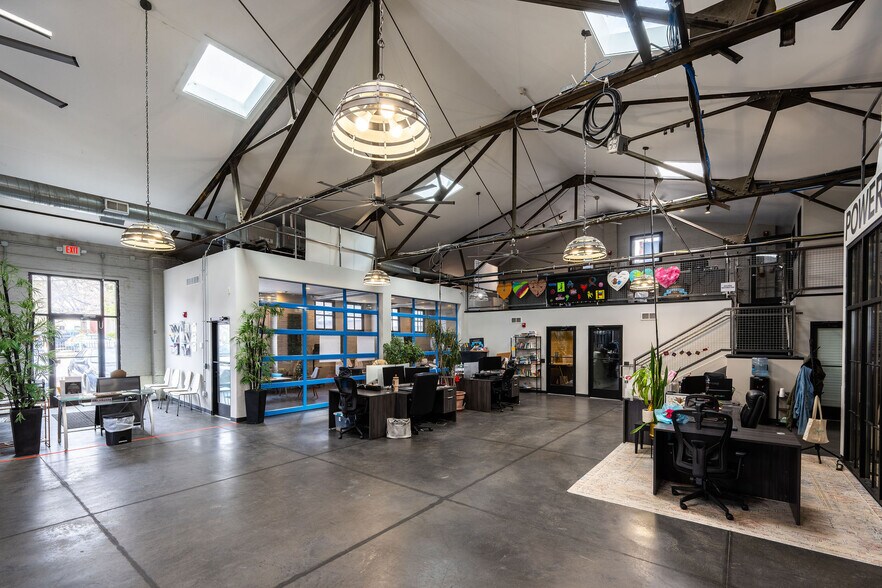 More Photos Of 632 Russell St, Covington Research And Development For Lease