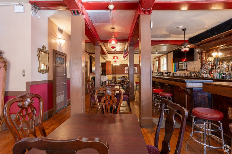 More Photos Of 11 Howell Ave, Bisbee Hotel For Sale