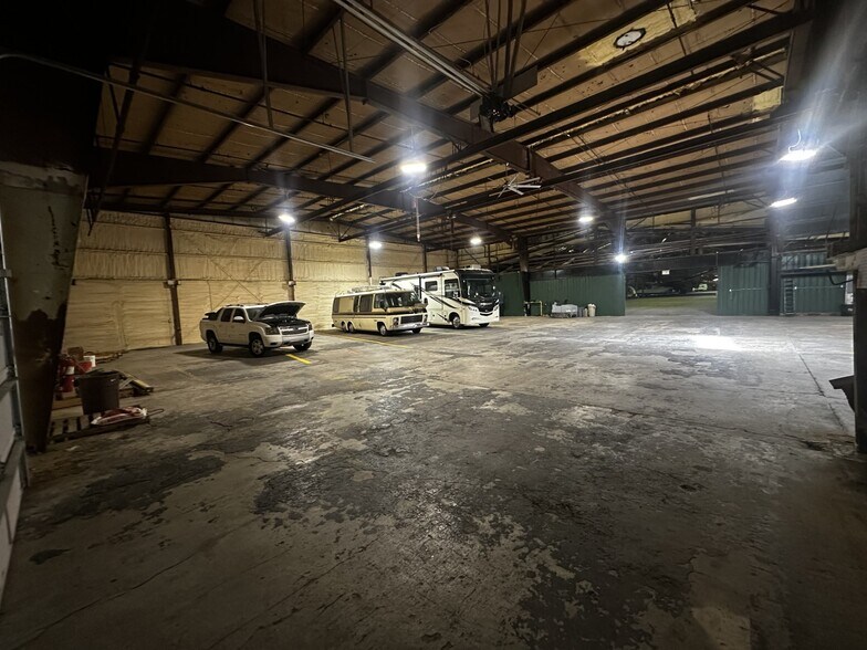 More Photos Of 600 Albert Rd, Brookville Warehouse For Lease