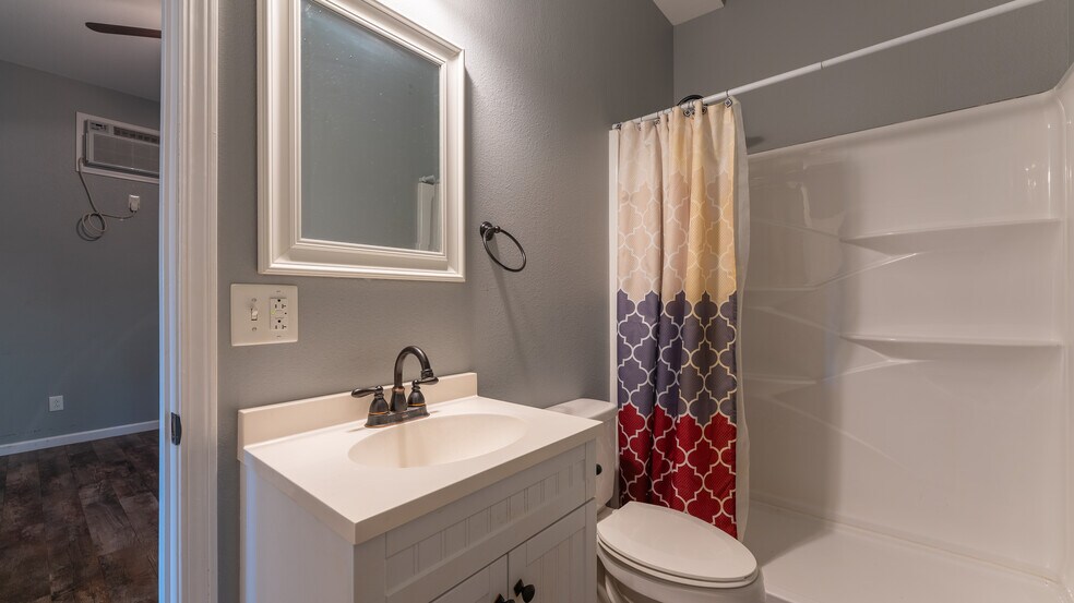 More Photos Of 283 Broken Post, Richland Specialty For Sale