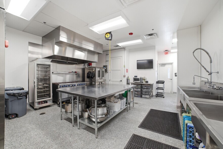 More Photos Of 410 S Paschall Rd, Sunnyvale Specialty For Sale