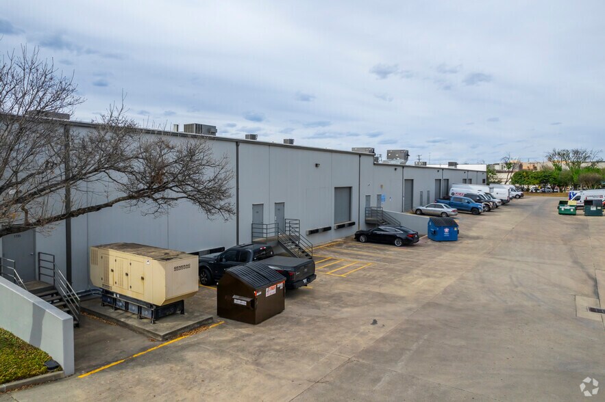 More Photos Of 1753 Grandstand Dr, San Antonio Unknown For Lease