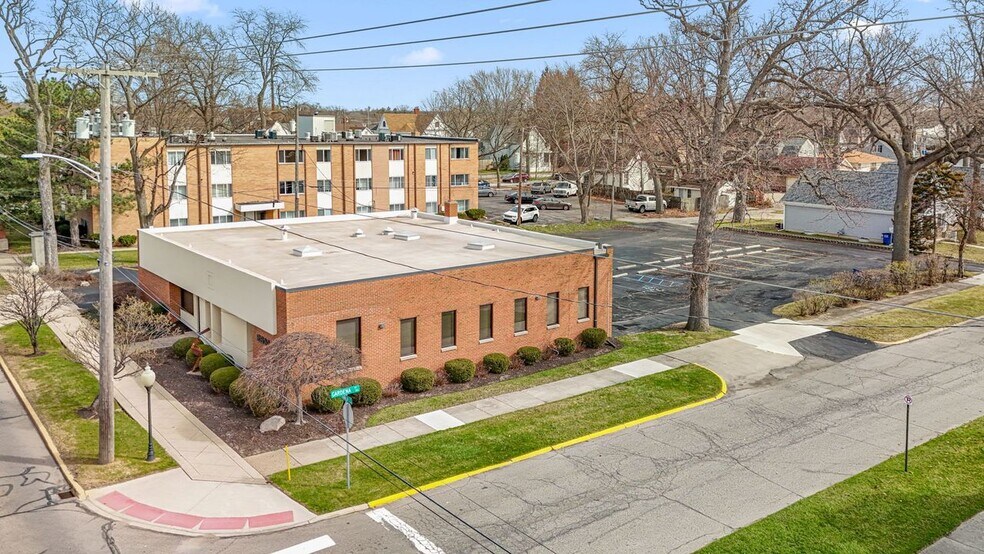 More Photos Of 2814 Franklin St, Michigan City Office For Sale