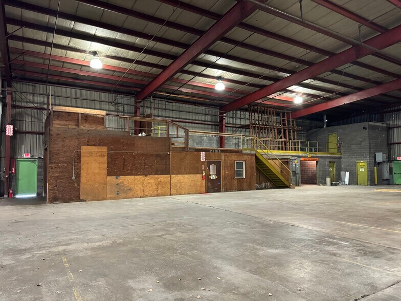 More Photos Of 809 S 62nd Ave, Wausau Distribution For Lease