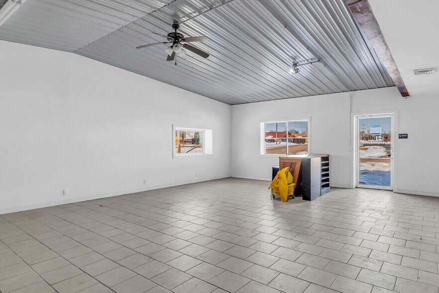 More Photos Of 700 Waters St, Carrollton Freestanding For Sale