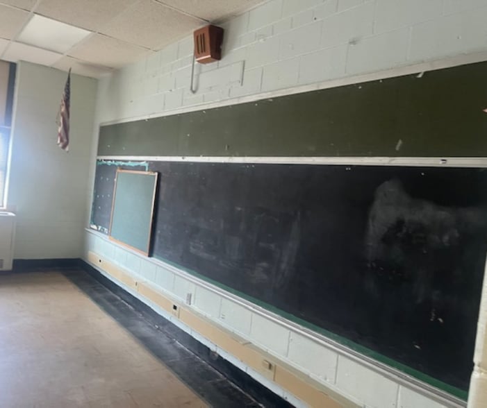 More Photos Of 4128 Cedar Ridge Rd, Dayton Schools For Sale