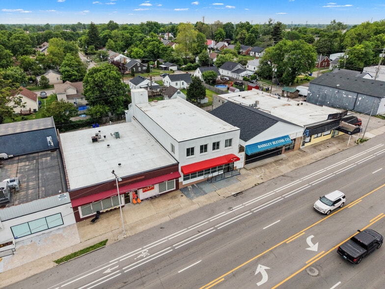 More Photos Of 937 Winchester Rd, Lexington Storefront For Lease