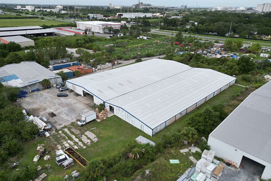 More Photos Of 12620 S US Hwy 41, Gibsonton Distribution For Lease