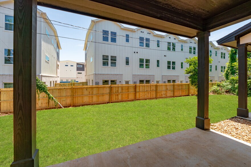 More Photos Of 1540 W Long St, Stephenville Apartments For Sale