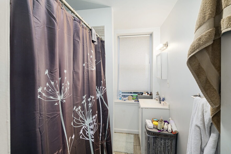 More Photos Of 5913-17 Chestnut St, Philadelphia Apartments For Lease