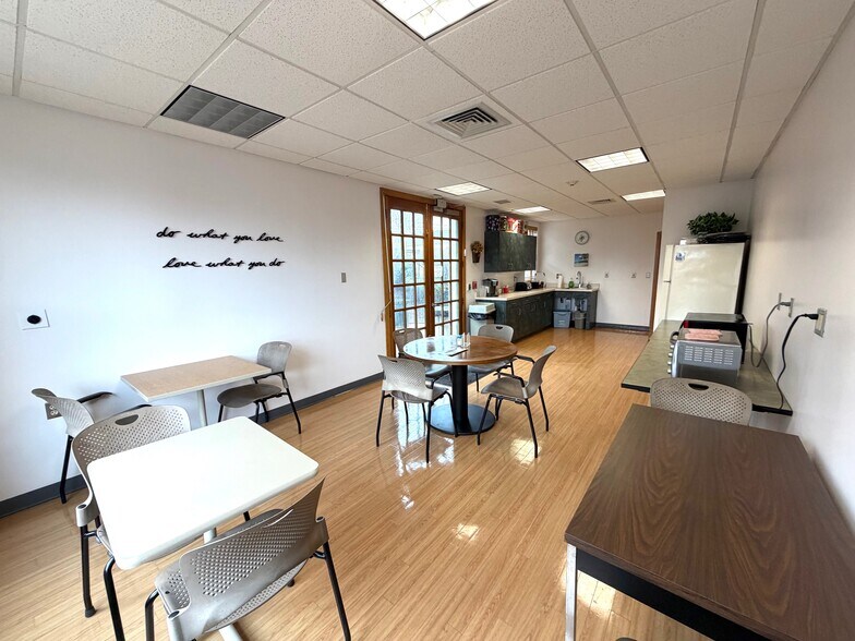 More Photos Of 22 S 2nd St, Emmaus Loft Creative Space For Lease