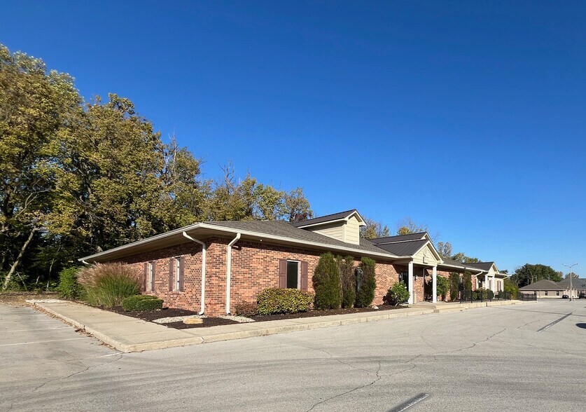 More Photos Of 9210 N Meridian St, Indianapolis Medical For Sale
