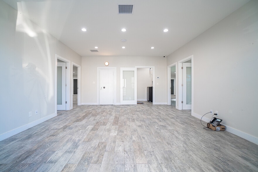 More Photos Of 820 W Esther St, Long Beach Distribution For Sale