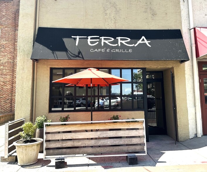 Primary Photo Of 721 King St, Wilmington Restaurant For Sale