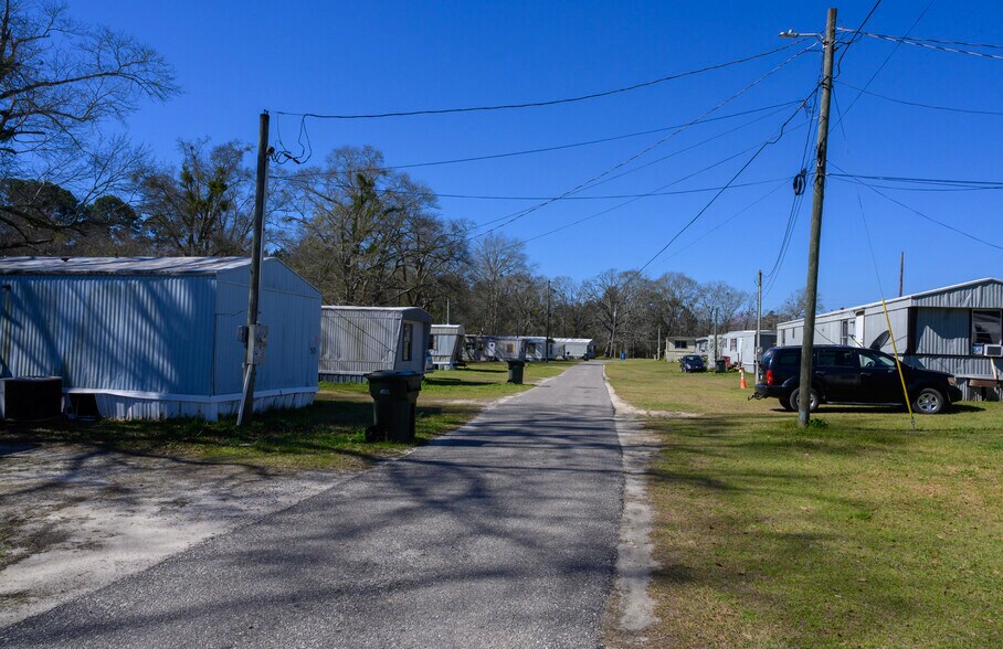 More Photos Of 100 Lunsford Cir, Opp Manufactured Housing Mobile Home Park For Sale
