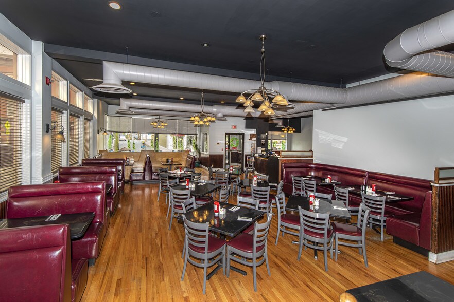 More Photos Of 32-34 Main St, Warwick Restaurant For Sale