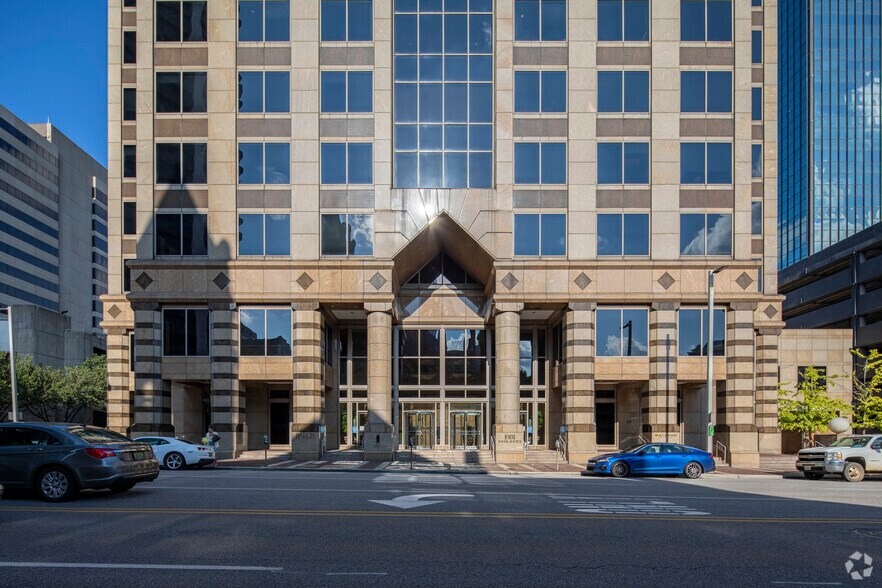 More Photos Of 1901 6th Ave N, Birmingham Office For Lease