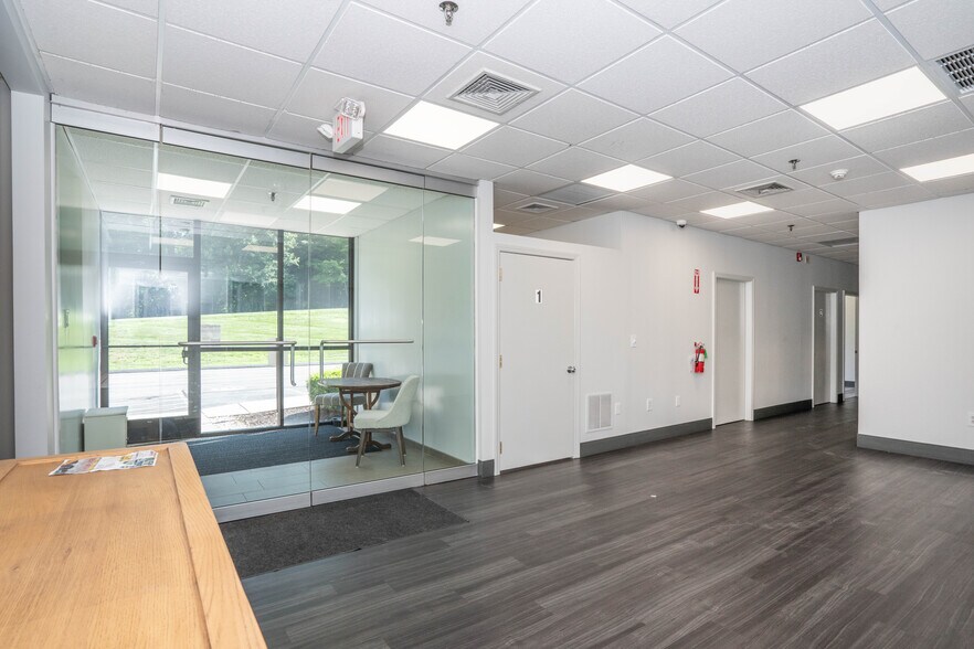 More Photos Of 299 Industrial Ln, Torrington Distribution For Lease