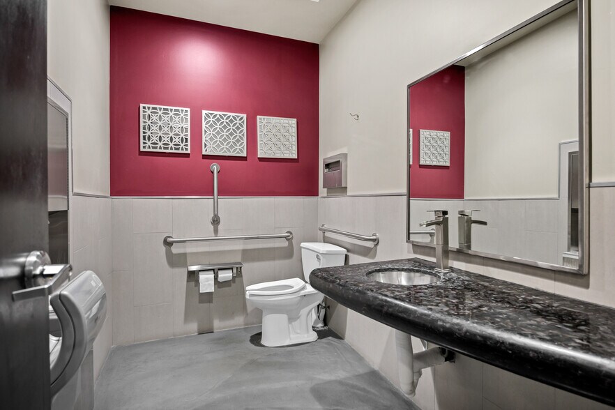 More Photos Of 7010 E Chauncey Ln, Phoenix Medical For Sale
