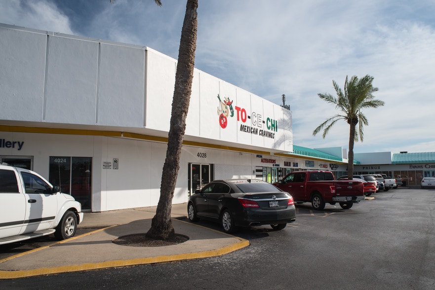 More Photos Of 3800-4060 S Staples St, Corpus Christi Storefront For Lease