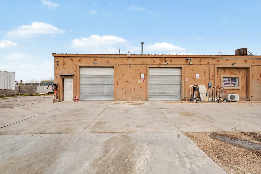 More Photos Of 3050 W 4th Ave, Apache Junction Warehouse For Lease