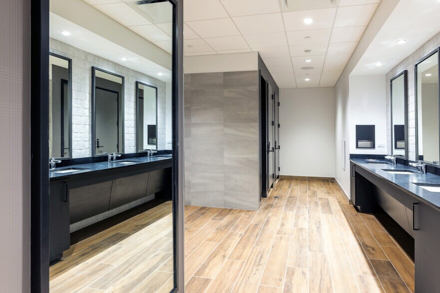 More Photos Of 450 N Freeport Pky, Coppell Office For Lease