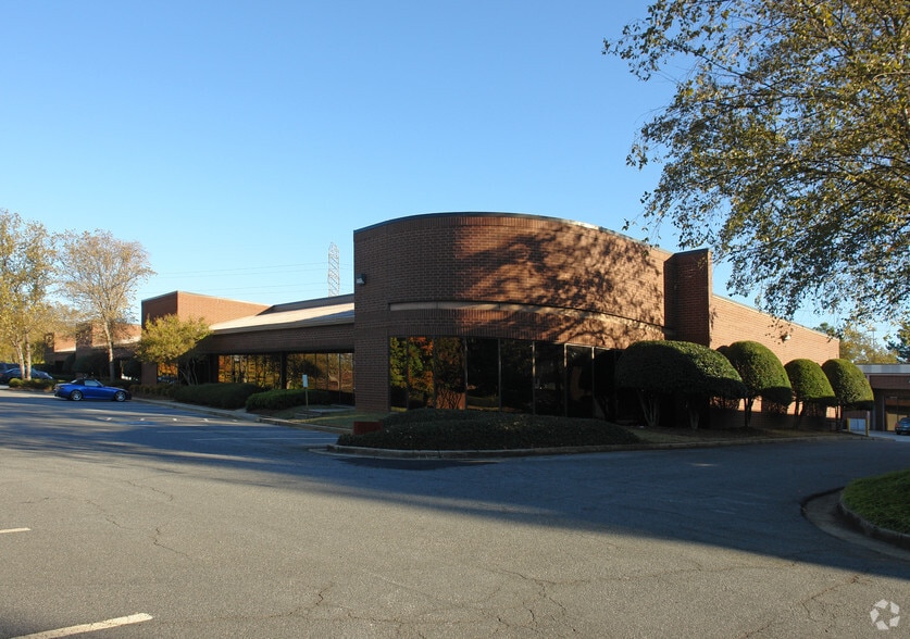 More Photos Of 6621 Bay Cir, Peachtree Corners Light Distribution For Lease