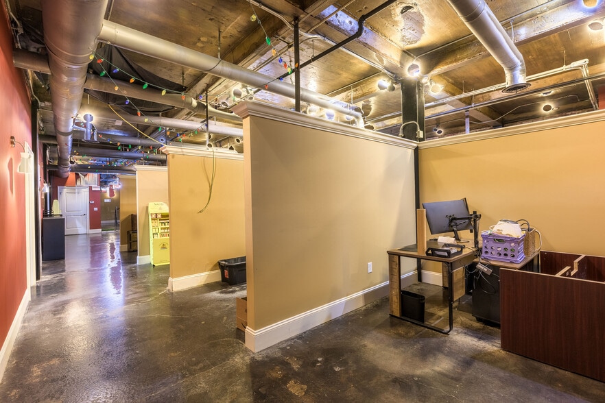More Photos Of 255 Broad St., Kingsport General Retail For Sale
