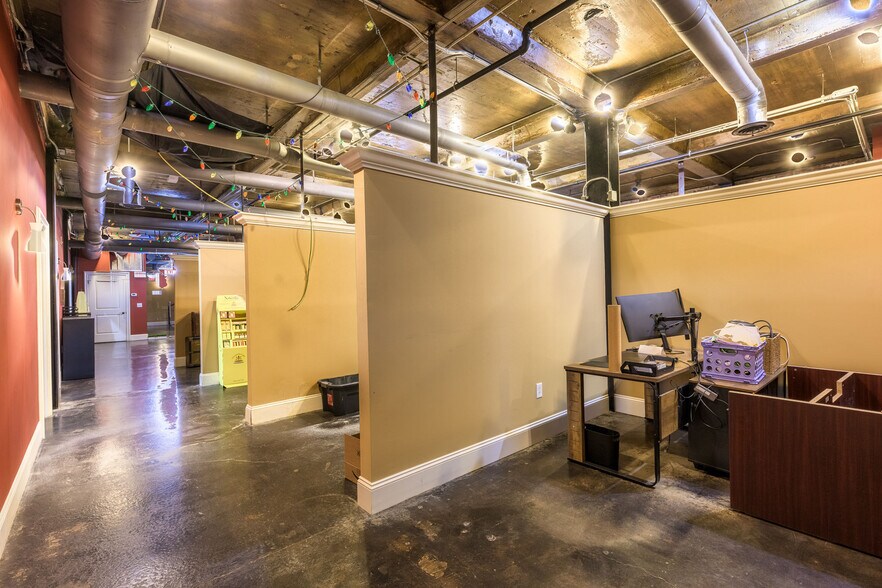 More Photos Of 255 Broad St., Kingsport General Retail For Sale