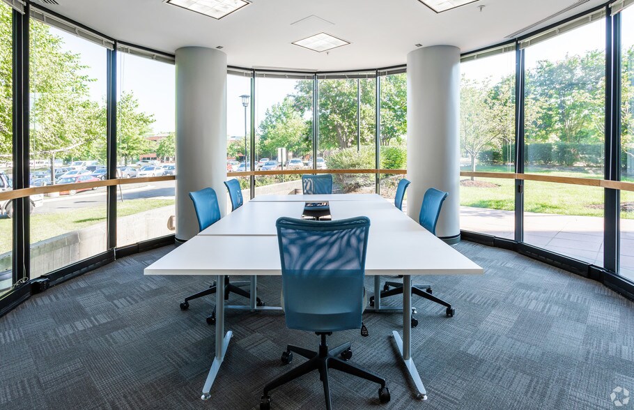 More Photos Of 8201 Corporate Dr, Landover Office For Lease