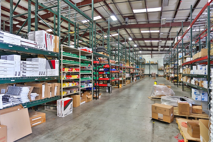 More Photos Of 1209-1215 N FM 3083 Rd E, Conroe Warehouse For Lease