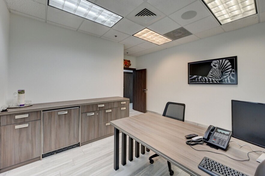 More Photos Of 2957 W Cypress Creek Rd, Fort Lauderdale Office For Sale