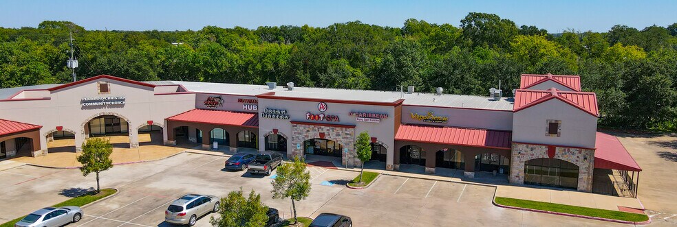 More Photos Of 8201-8209 Broadway St, Pearland Unknown For Lease