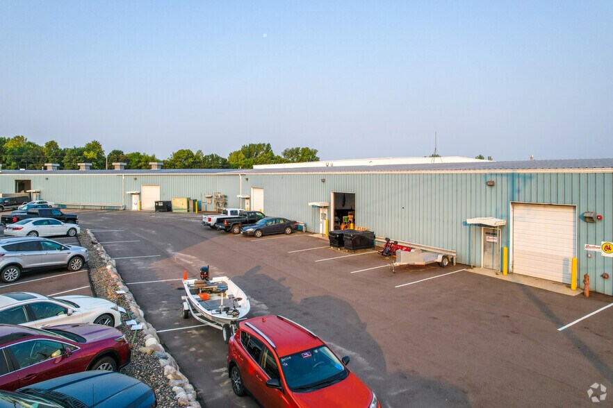 More Photos Of 22011-22043 Industrial Blvd, Rogers Light Manufacturing For Lease