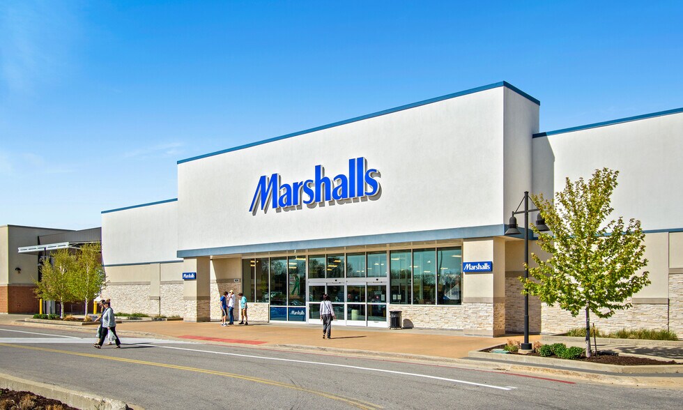 More Photos Of 1481 Coral Ridge Ave, Coralville Department Store For Sale