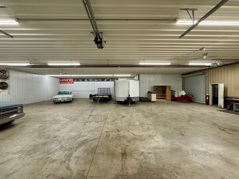 More Photos Of 677 State Road 130, Hobart Auto Repair For Sale