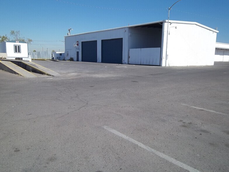 More Photos Of 1315 E Gibson Ln, Phoenix Warehouse For Lease