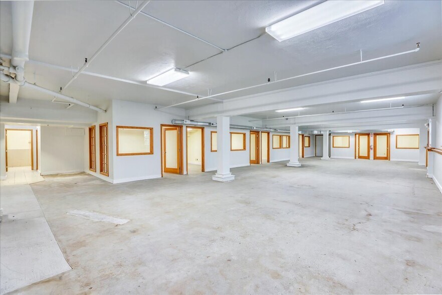 More Photos Of 1430-1438 Elliott Ave W, Seattle Warehouse For Lease