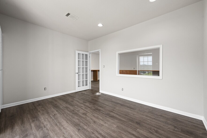 More Photos Of 19019 TX-71, Spicewood Office Residential For Sale