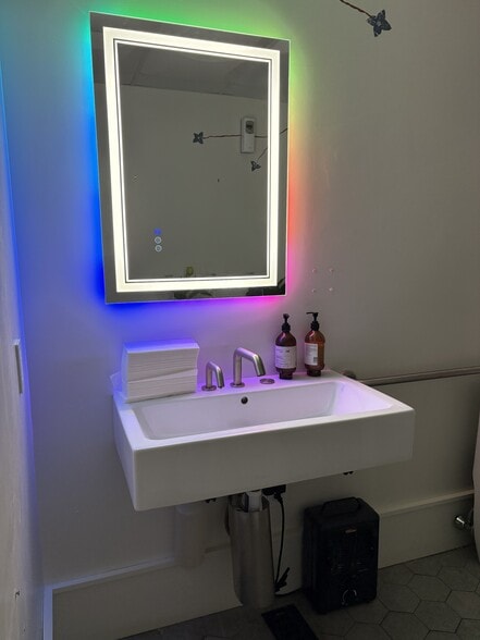 More Photos Of 968 Elm St, Manchester Storefront For Lease