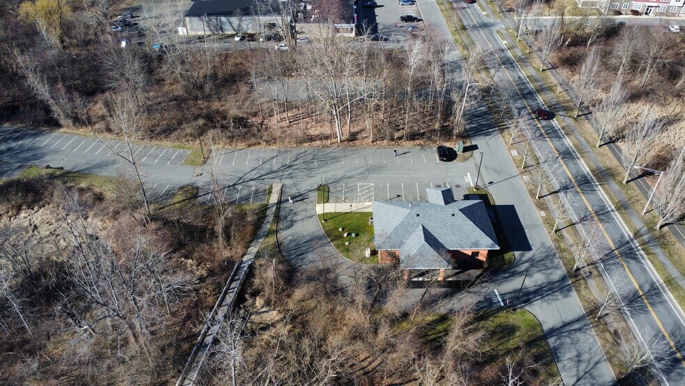 More Photos Of 85 University Dr, Amherst General Retail For Lease