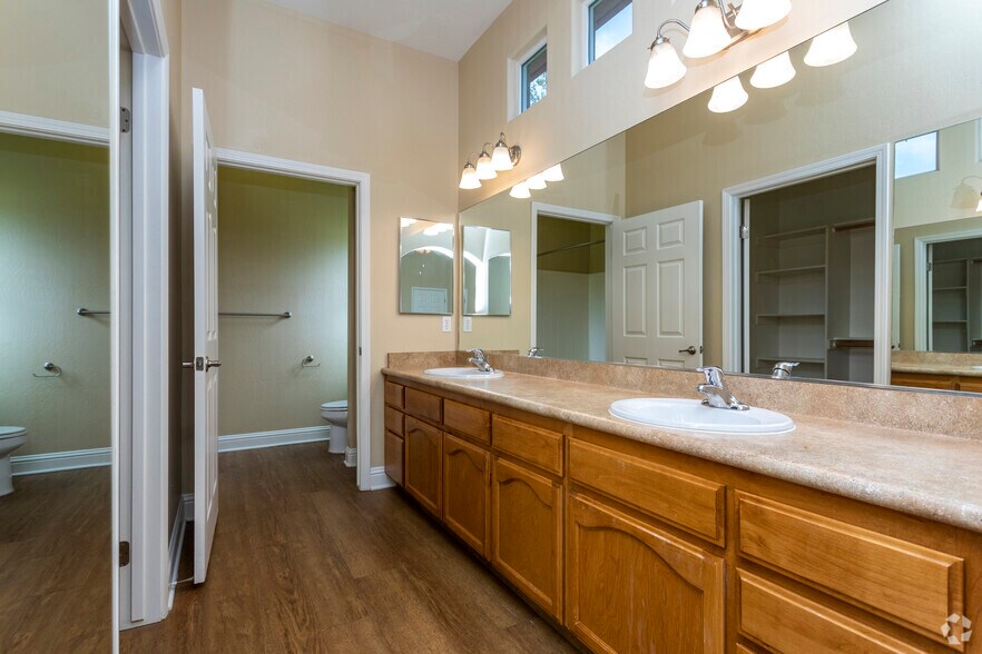 More Photos Of 8400 White Rock Dr, Bakersfield Apartments For Sale