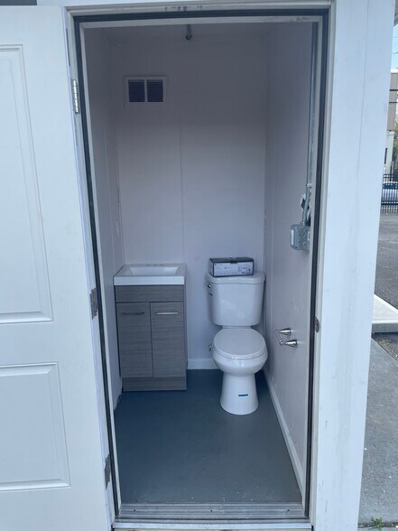 More Photos Of 1659 - 1665 West Front St, Plainfield Land For Lease