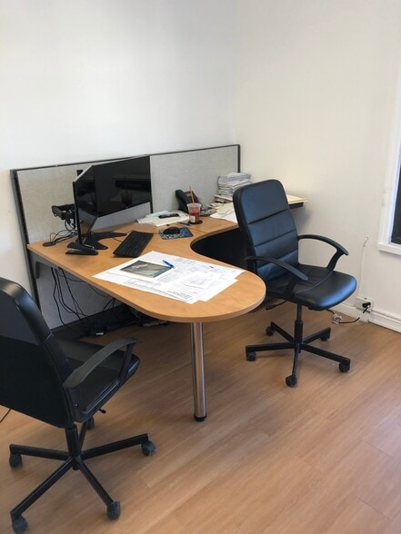 More Photos Of 74 Pennsylvania Ave, Brooklyn General Retail For Lease