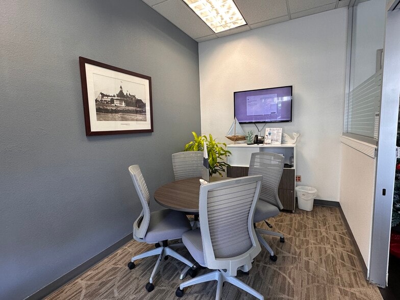 More Photos Of 953-955 Orange Ave, Coronado Storefront For Lease