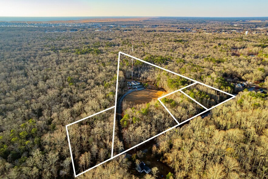 More Photos Of 641 Beach Ave, Stafford Airport For Sale