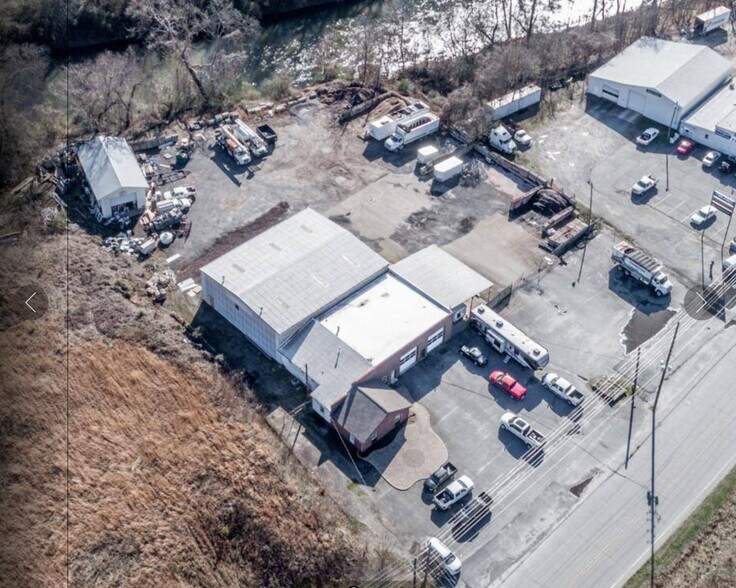 More Photos Of 846 Old Ball Ground Hwy, Canton Warehouse For Lease