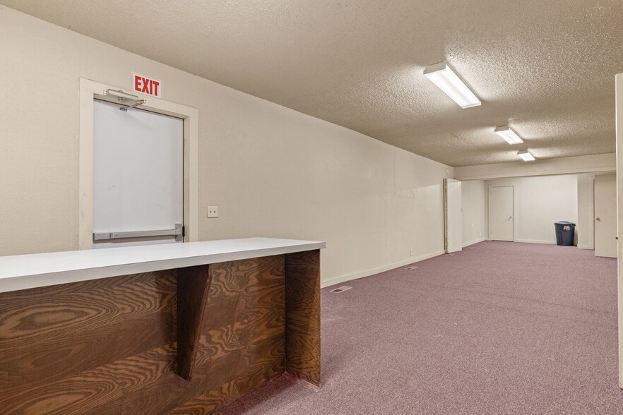 More Photos Of 215 S Bixby St, Coweta Religious Facility For Sale