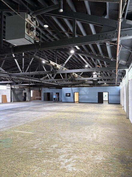 More Photos Of 6610 W Dakin St, Chicago Industrial For Lease