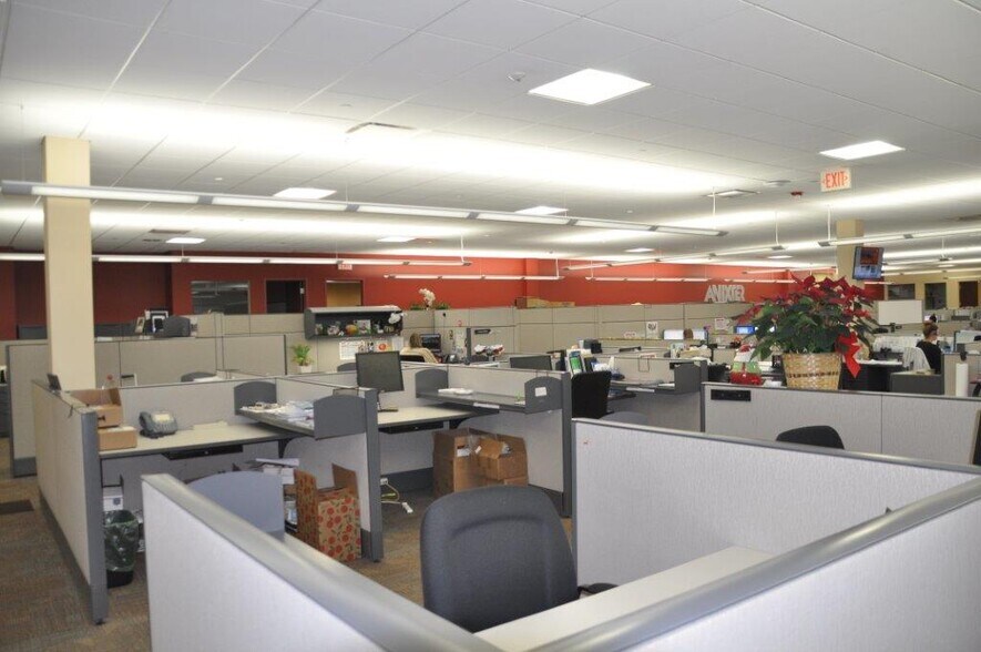 More Photos Of 1601 Feehanville Dr, Mount Prospect Research And Development For Lease